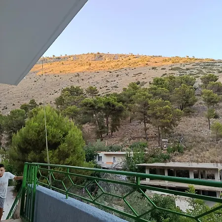 Villa Aranit Villa's *